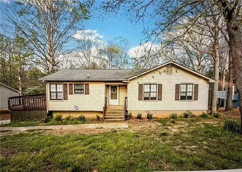 351 Bakers Bridge Cir, Douglasville, GA 30134