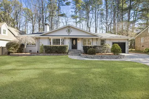 1571 Heatherwood Dr, Decatur, GA 30033