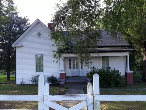 6753 W Strickland St, Douglasville, GA 30134