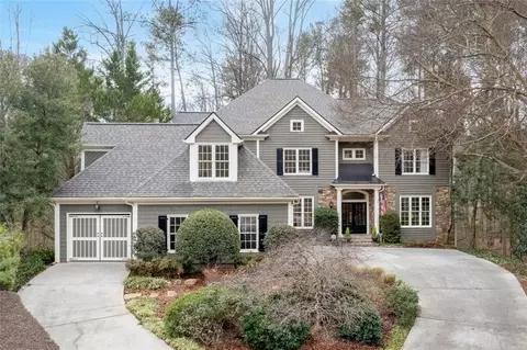 140 Charleston Cir, Roswell, GA 30076