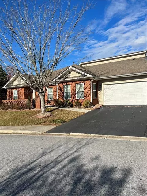 227 Villa Park Cir, Stone Mountain, GA 30087