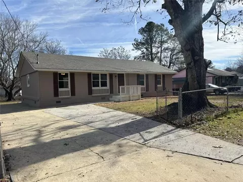 8900 Yarmouth Dr, Jonesboro, GA 30238
