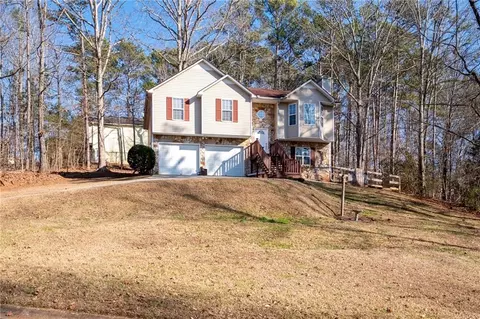 90 Hemlock Ct, Dallas, GA 30157