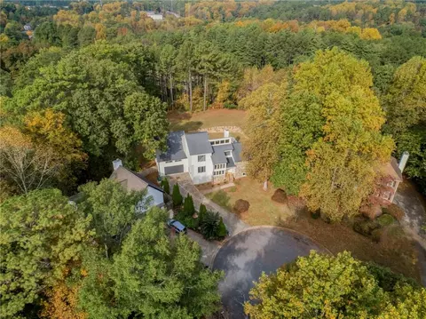 572 Berkeley Ln NE, Kennesaw, GA 30144