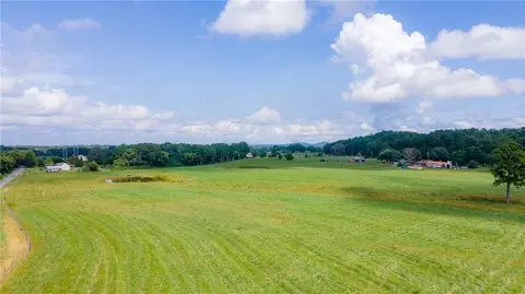 175 Popham Rd SW, Taylorsville, GA 30178