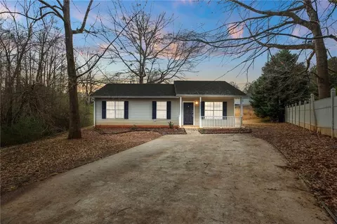 8076 Crystal Ln, Douglasville, GA 30134