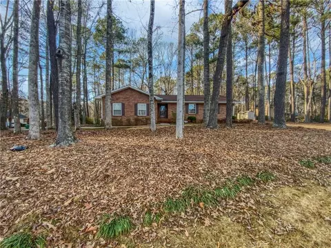 2578 Ashley Cir, Jonesboro, GA 30236