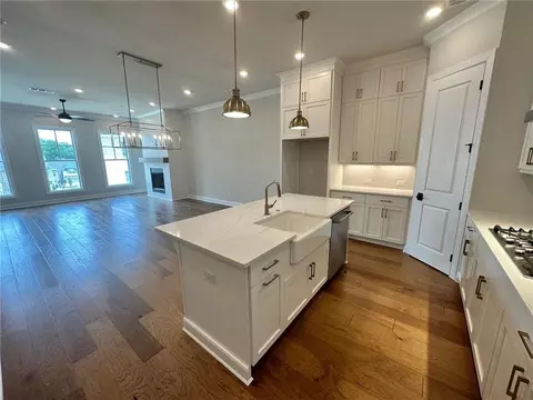 102 Everley Walk #25, Alpharetta, GA 30009