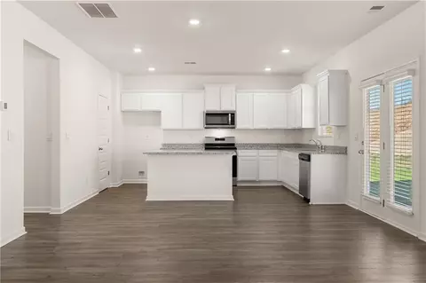 Kitchen - 663 Ralph Still Rd, Dacula, GA 30019 photo 1 of 4