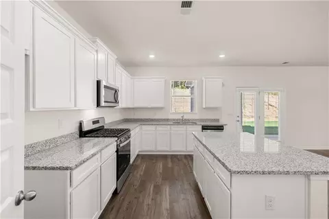 Kitchen - 663 Ralph Still Rd, Dacula, GA 30019 photo 2 of 4