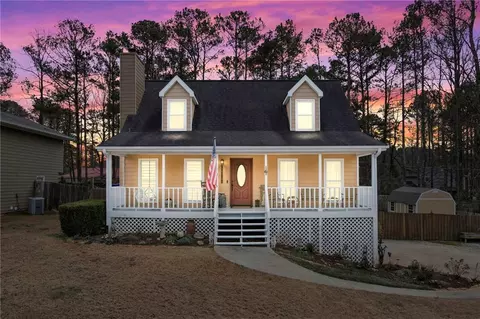 637 Granite Ln, Loganville, GA 30052
