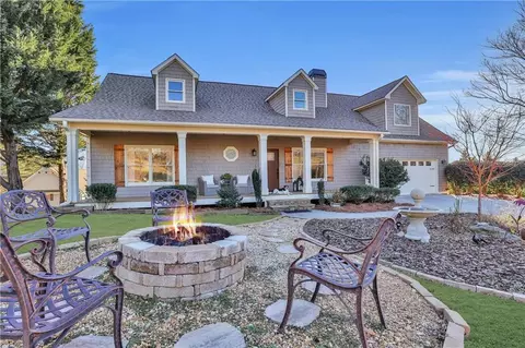 309 Woodland Cir, Dawsonville, GA 30534