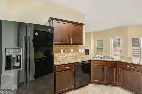 312 Hillcrest Ct, Hampton, GA 30228 photo 4