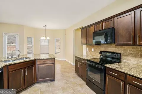 312 Hillcrest Ct, Hampton, GA 30228 photo 5