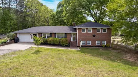 417 County Line Rd, Fayetteville, GA 30215