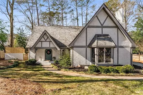 400 Breakwater Rdg, Sandy Springs, GA 30328