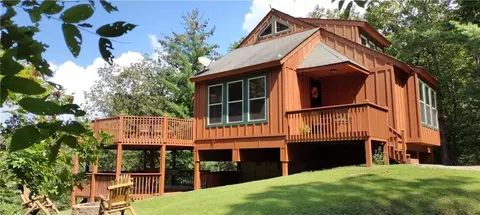 326 Shade Tree Dr, Talking Rock, GA 30175