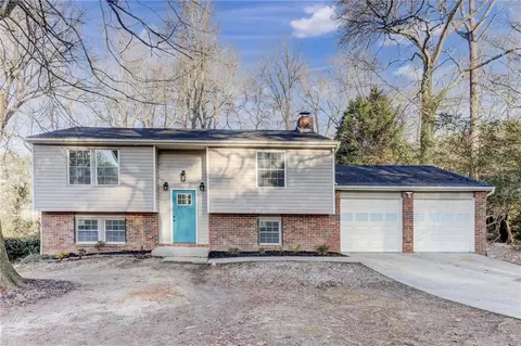 2867 Woodburn Ct, Atlanta, GA 30349
