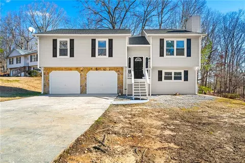2742 Woodbine Trl, Lithia Springs, GA 30122