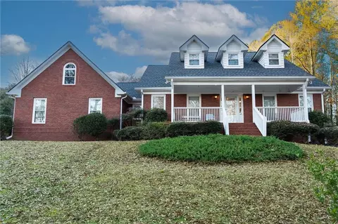 2660 Sandy Creek Cir, Loganville, GA 30052