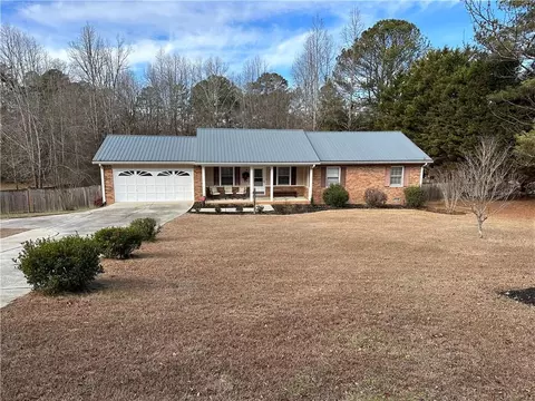 4801 Rabbit Farm Rd, Loganville, GA 30052