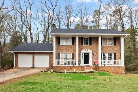 978 Abingdon Ct, Stone Mountain, GA 30083
