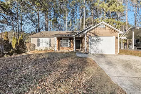6480 Emerald Pointe Cir, College Park, GA 30349