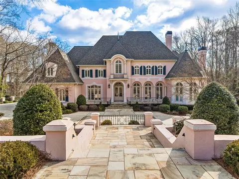 8475 Lazy Oaks Ct, Sandy Springs, GA 30350