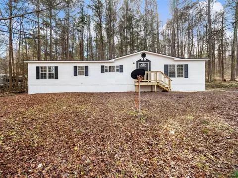132 Loggins Ln, Commerce, GA 30529 photo 2