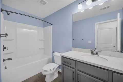 Bath - 4402 Newfangle Rd, Stone Mountain, GA 30083 photo 9 of 10