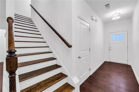 Entry Way - 4402 Newfangle Rd, Stone Mountain, GA 30083 photo 2 of 4