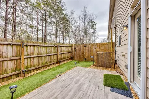 Exterior - 4402 Newfangle Rd, Stone Mountain, GA 30083 photo 3 of 4
