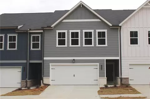 820 Point Place Dr, Loganville, GA 30052