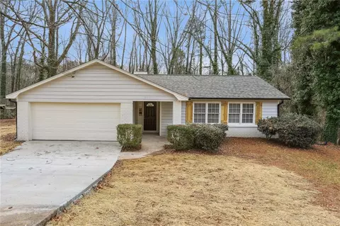 895 Lost Creek Cir, Stone Mountain, GA 30088