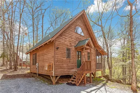 262 Peaceful Waters Cir, Demorest, GA 30535