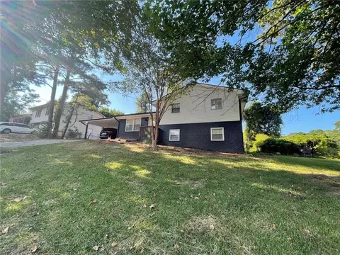 2420 Burton Cir, Morrow, GA 30260