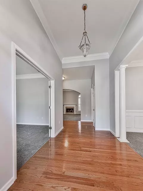 822 Valley Dr, Canton, GA 30114