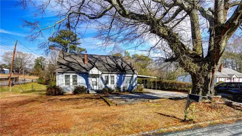 908 Astor Ave, Forest Park, GA 30297