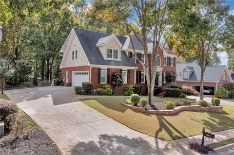 5352 Candleberry Dr, Lilburn, GA 30047