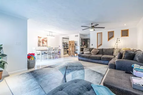 885 Cedar Crk N #5, Marietta, GA 30067