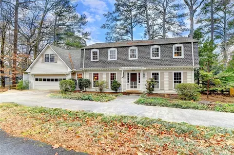 5105 Meadowlake Ln, Dunwoody, GA 30338