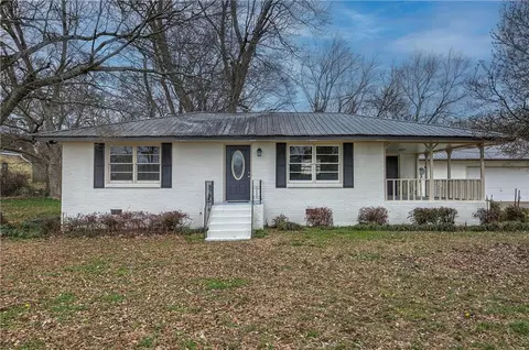 32 Railroad St, Kingston, GA 30145