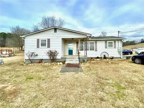 702 Buttermilk Rd SW, Cave Spring, GA 30124