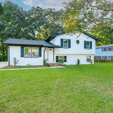5261 Louis Xiv Ln, College Park, GA 30349