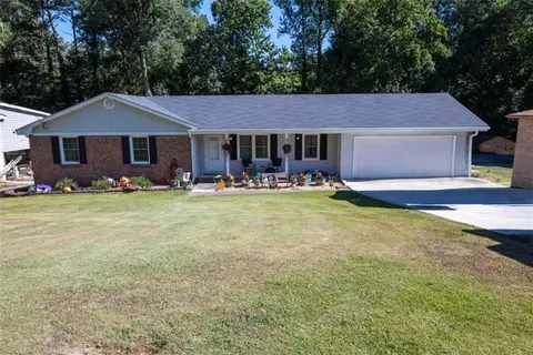 2136 Windsor Dr, Snellville, GA 30078