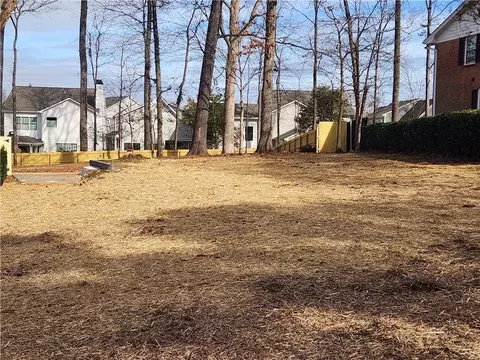 665 Dogwood Cir, Norcross, GA 30071
