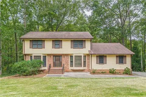 160 Deer Forest Rd, Fayetteville, GA 30214