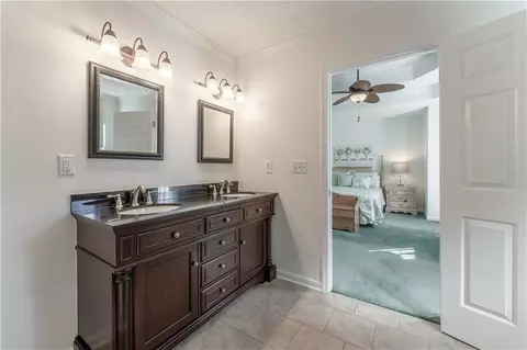 Bath - 404 Spring Pl, Monroe, GA 30655 photo 1 of 4