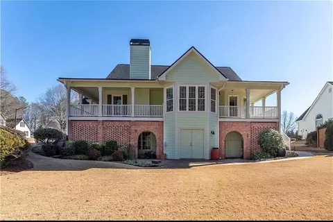 Exterior - 404 Spring Pl, Monroe, GA 30655 photo 2 of 18