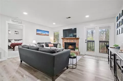 516 Tuxworth Cir #516, Decatur, GA 30033